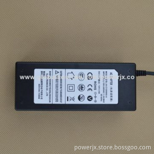 Chinese Manufacturer Universal Laptop Adapter with 120V Voltage, Low-ripple and Interference